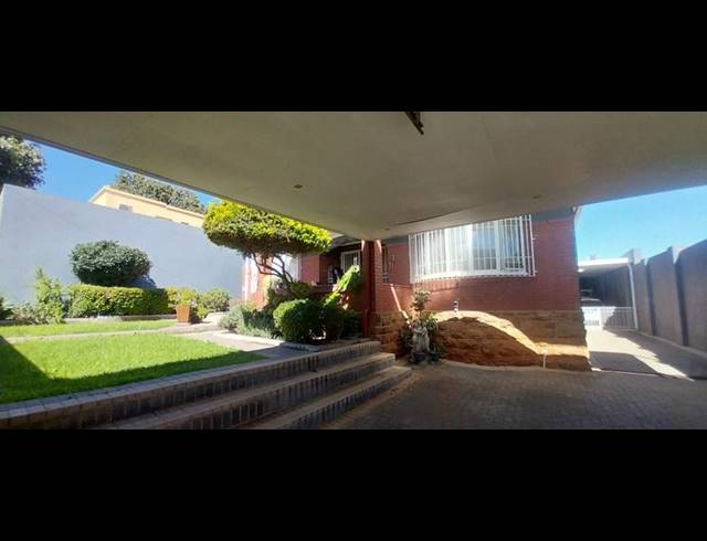 3 BEDROOM HOUSE FOR SALE IN KENSINGTON